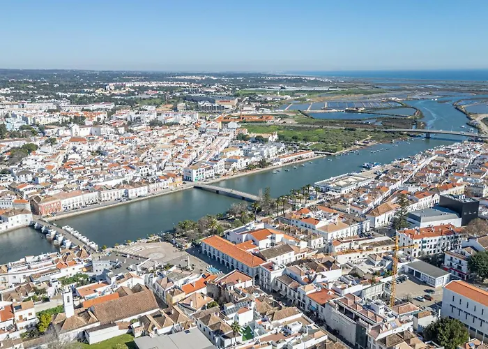 Perola-superb Base In Historical Centre 아파트 *