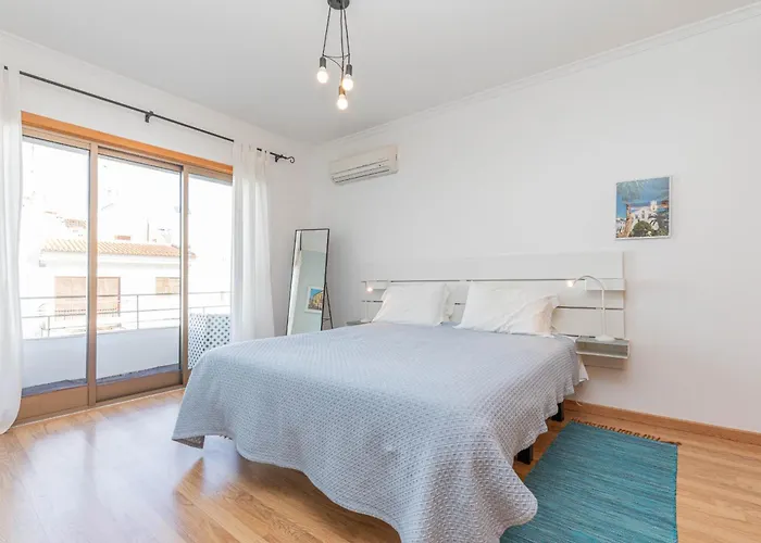 Perola-superb Base In Historical Centre