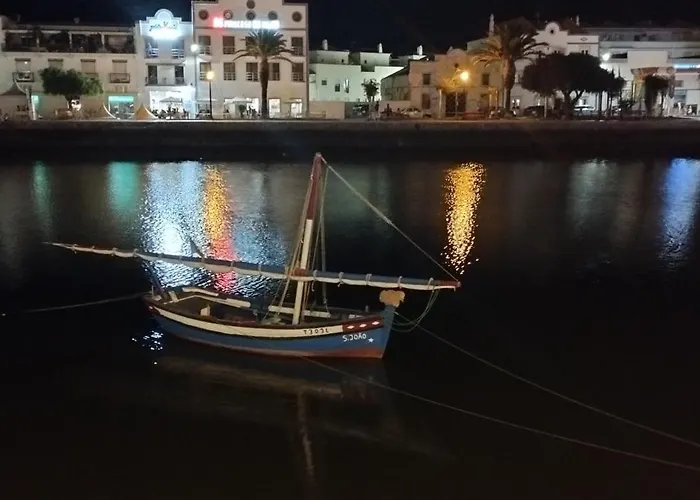 Perola-superb Base In Historical Centre 아파트 *