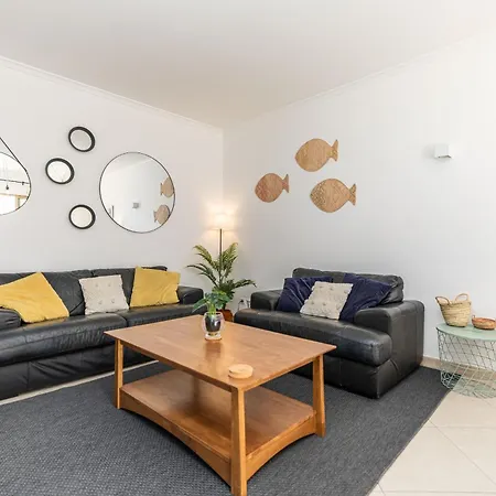 Perola-superb Base In Historical Centre * تافيرا